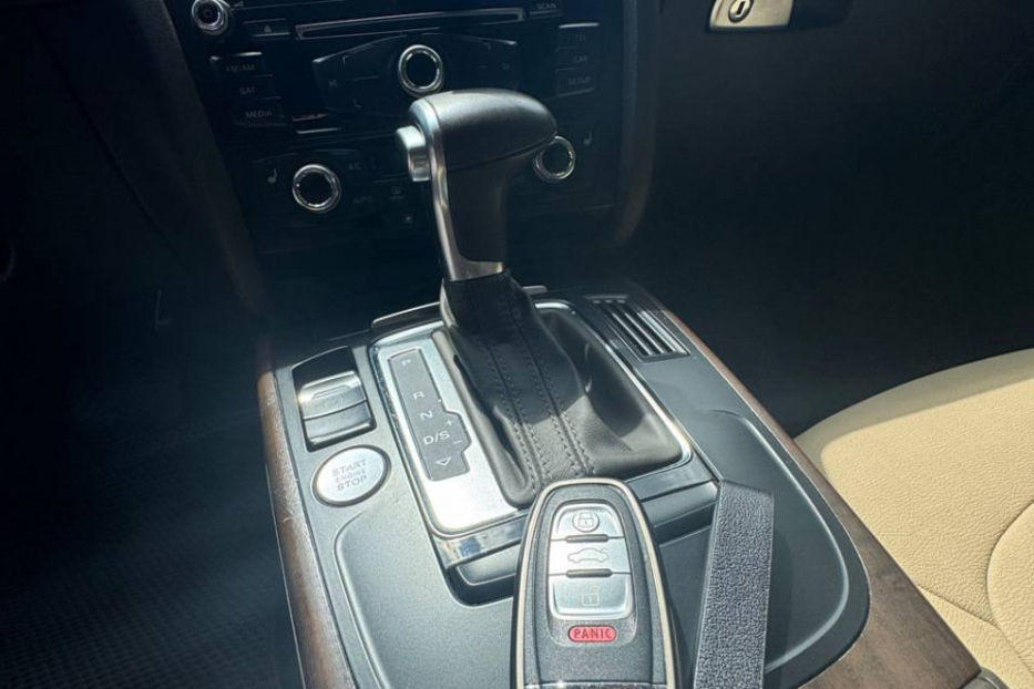 Продам Audi A4 2.0 TFSI АТ (211 к.с.) Quattro 2015 года в Киеве