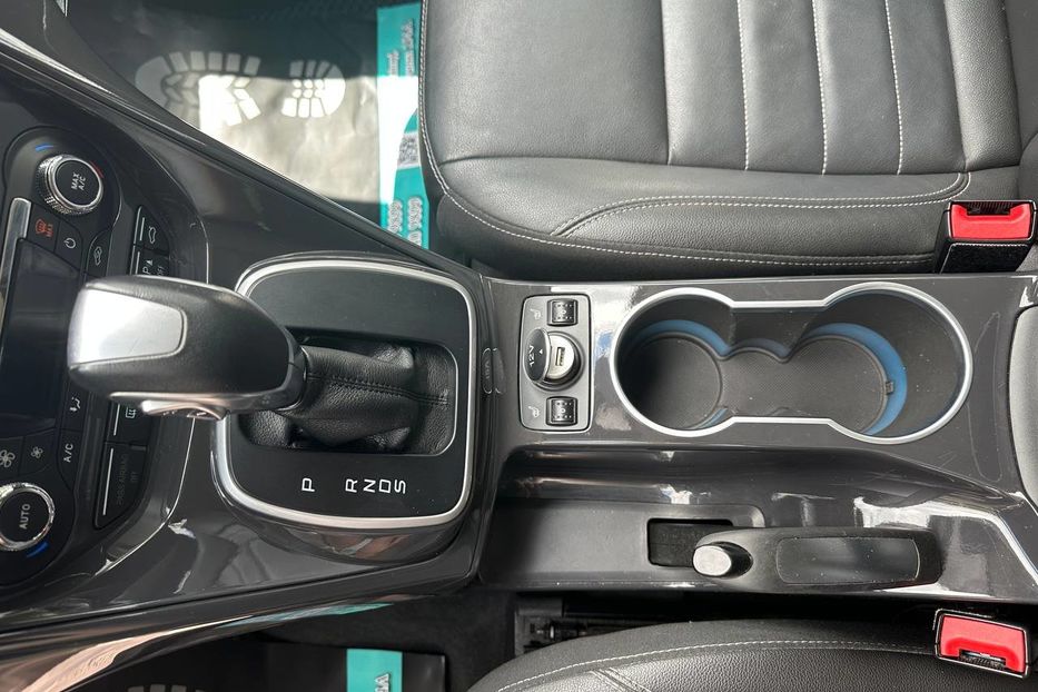 Продам Ford Escape Titanium 2013 года в Черновцах