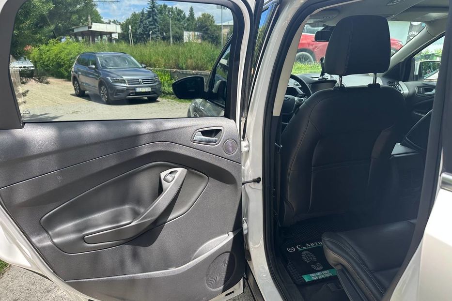 Продам Ford Escape Titanium 2013 года в Черновцах