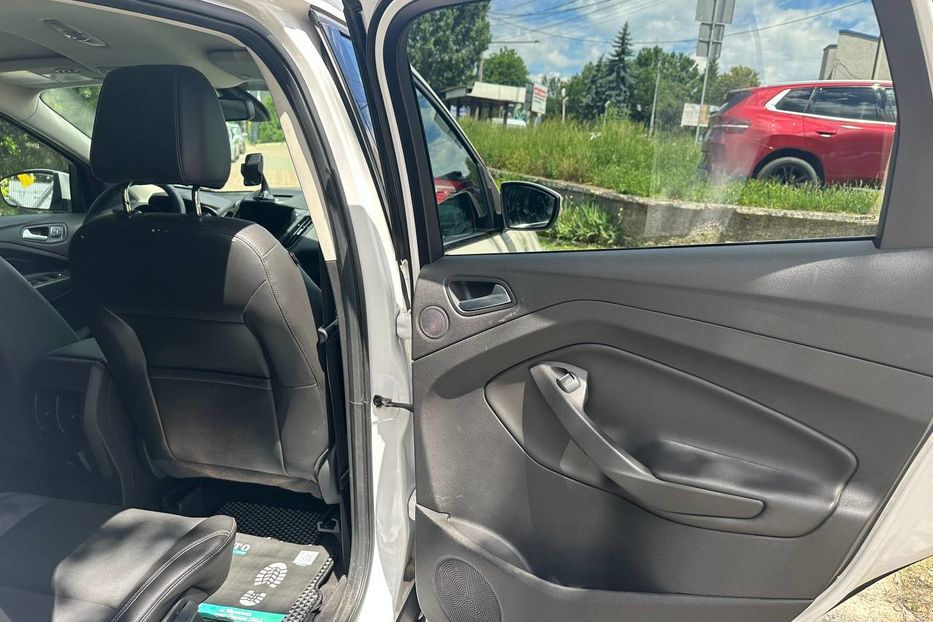 Продам Ford Escape Titanium 2013 года в Черновцах