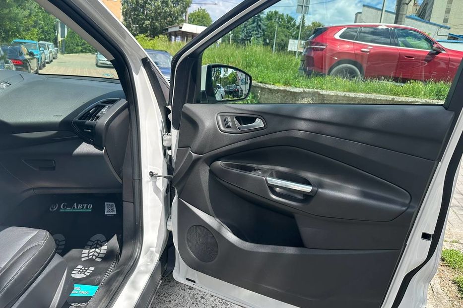 Продам Ford Escape Titanium 2013 года в Черновцах