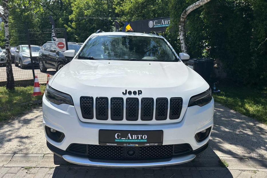 Продам Jeep Cherokee Latitude + 2020 года в Черновцах