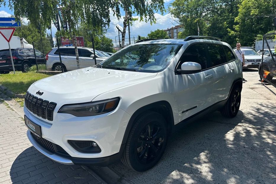 Продам Jeep Cherokee Latitude + 2020 года в Черновцах