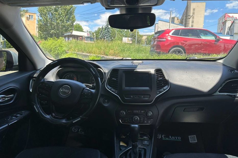 Продам Jeep Cherokee Latitude + 2020 года в Черновцах