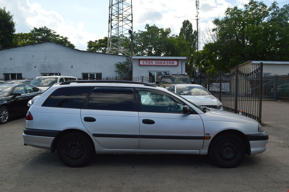 Продам Toyota Avensis  Wagon  2001 года в Одессе