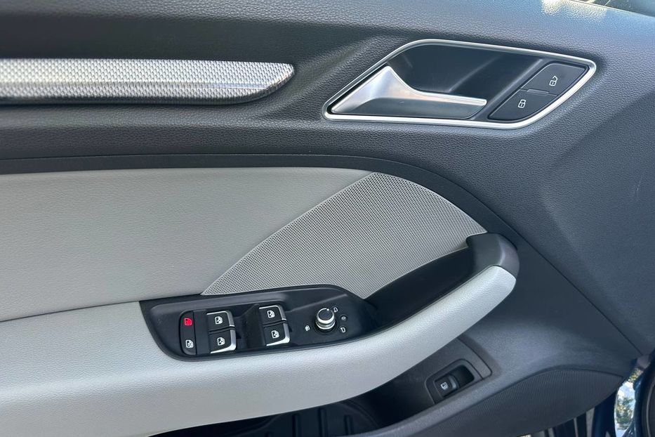 Продам Audi A3  e-tron  2017 года в Черновцах