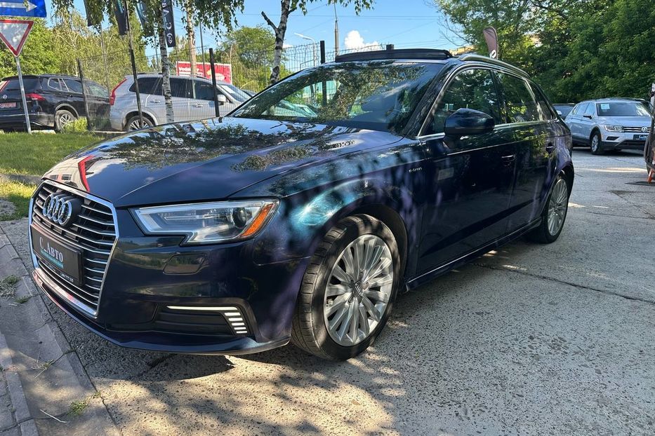 Продам Audi A3  e-tron  2017 года в Черновцах