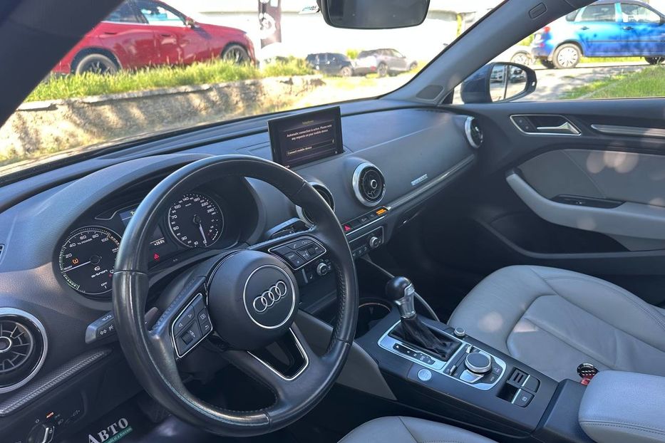 Продам Audi A3  e-tron  2017 года в Черновцах