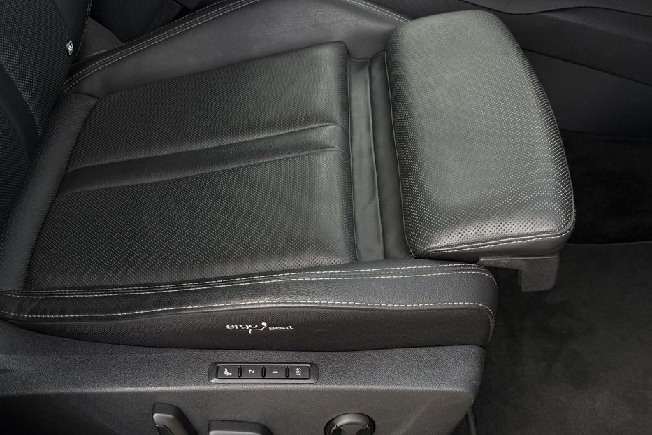 Продам Skoda Octavia А8 2.0 TDI 150 к.с ШКІРА МАСАЖ 2022 года в Львове
