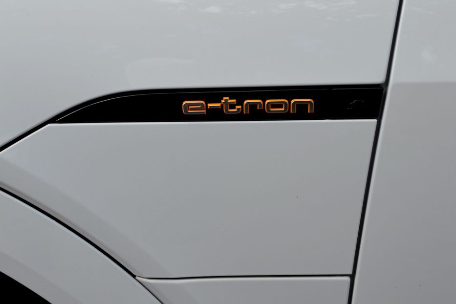 Продам Audi E-Tron 55 Quattro 2019 года в Одессе