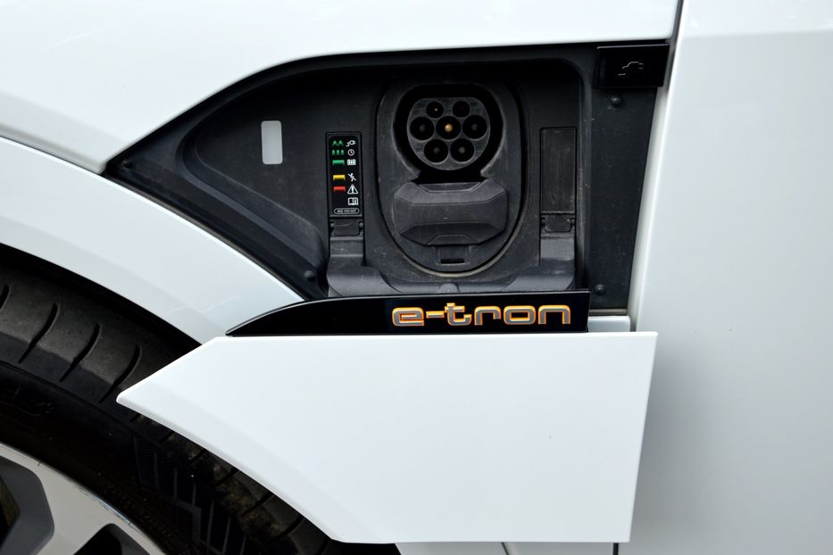 Продам Audi E-Tron 55 Quattro 2019 года в Одессе
