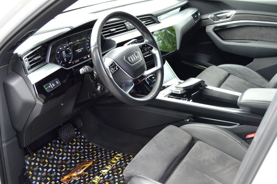 Продам Audi E-Tron 55 Quattro 2019 года в Одессе