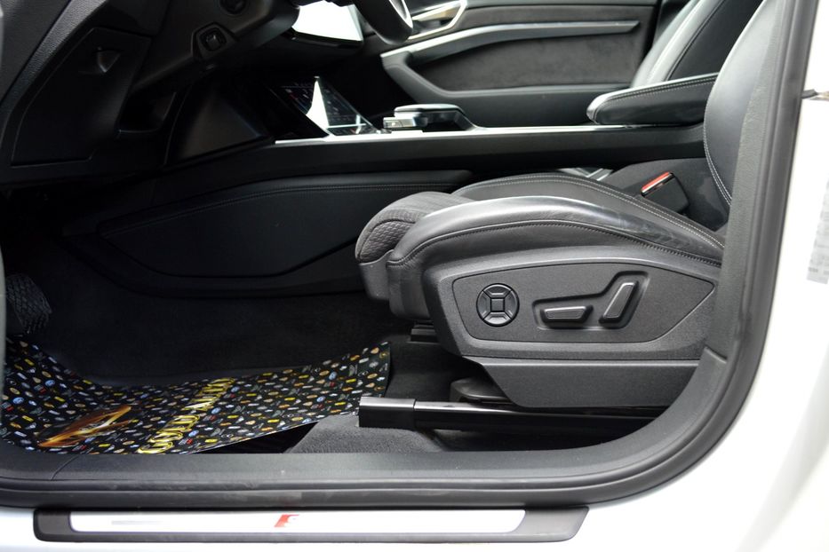 Продам Audi E-Tron 55 Quattro 2019 года в Одессе