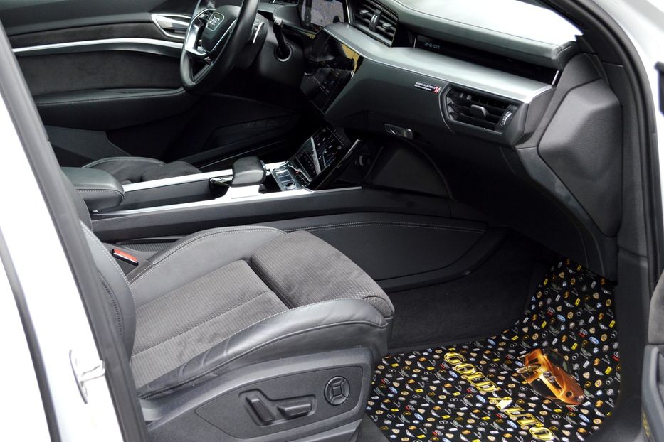 Продам Audi E-Tron 55 Quattro 2019 года в Одессе