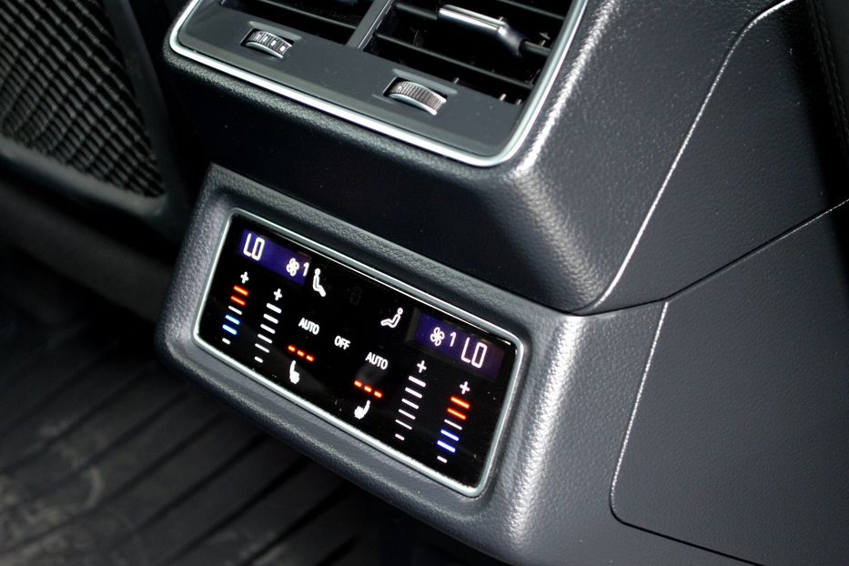 Продам Audi E-Tron 55 Quattro 2019 года в Одессе