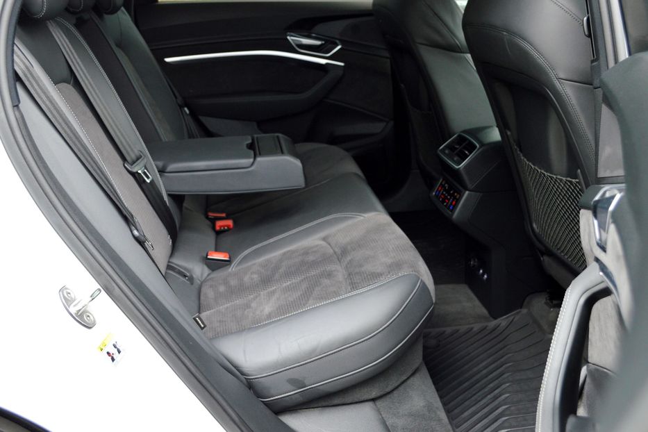 Продам Audi E-Tron 55 Quattro 2019 года в Одессе