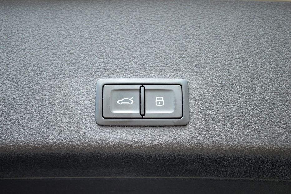 Продам Audi E-Tron 55 Quattro 2019 года в Одессе