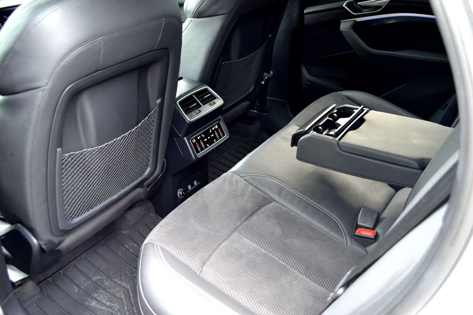 Продам Audi E-Tron 55 Quattro 2019 года в Одессе