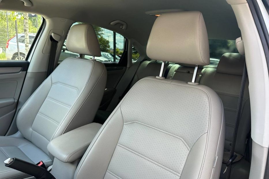 Продам Volkswagen Passat B7 2015 года в Черновцах