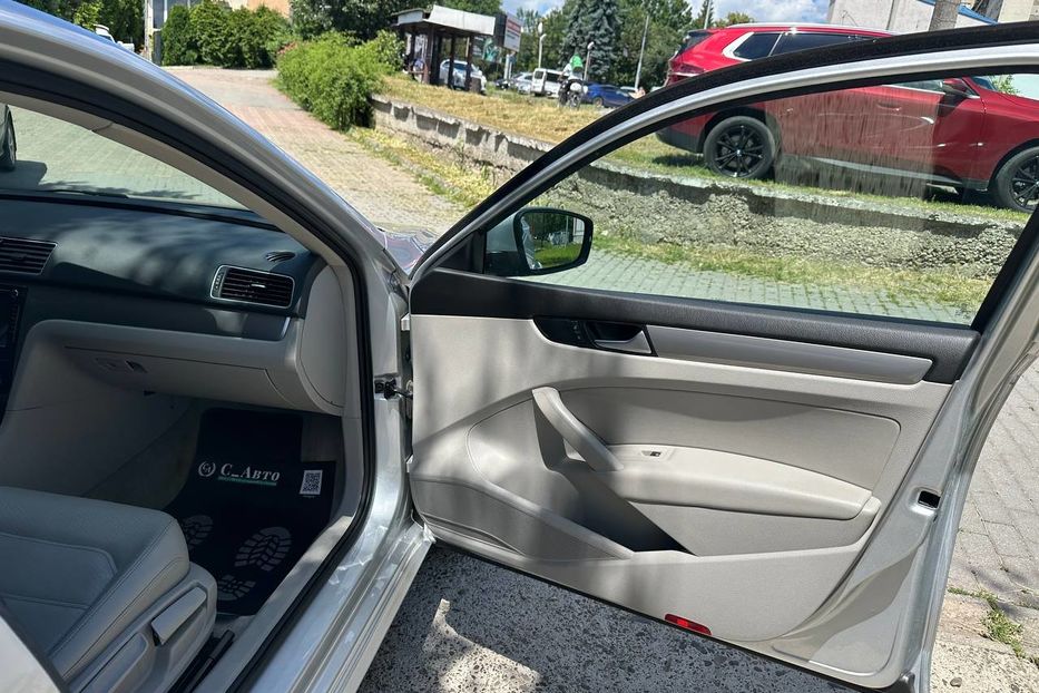 Продам Volkswagen Passat B7 2015 года в Черновцах