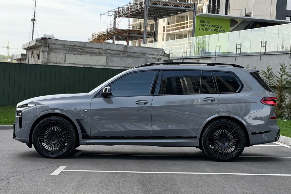 Продам BMW X7 40d 2024 года в Киеве