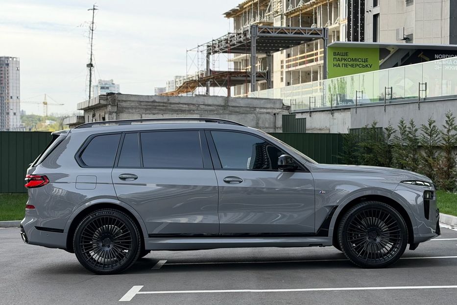Продам BMW X7 40d 2024 года в Киеве