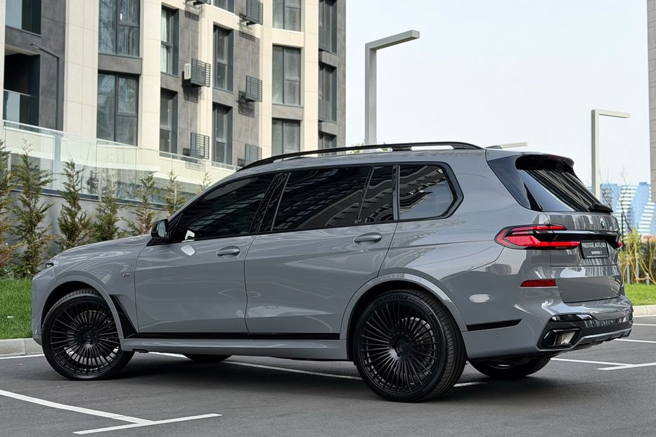 Продам BMW X7 40d 2024 года в Киеве