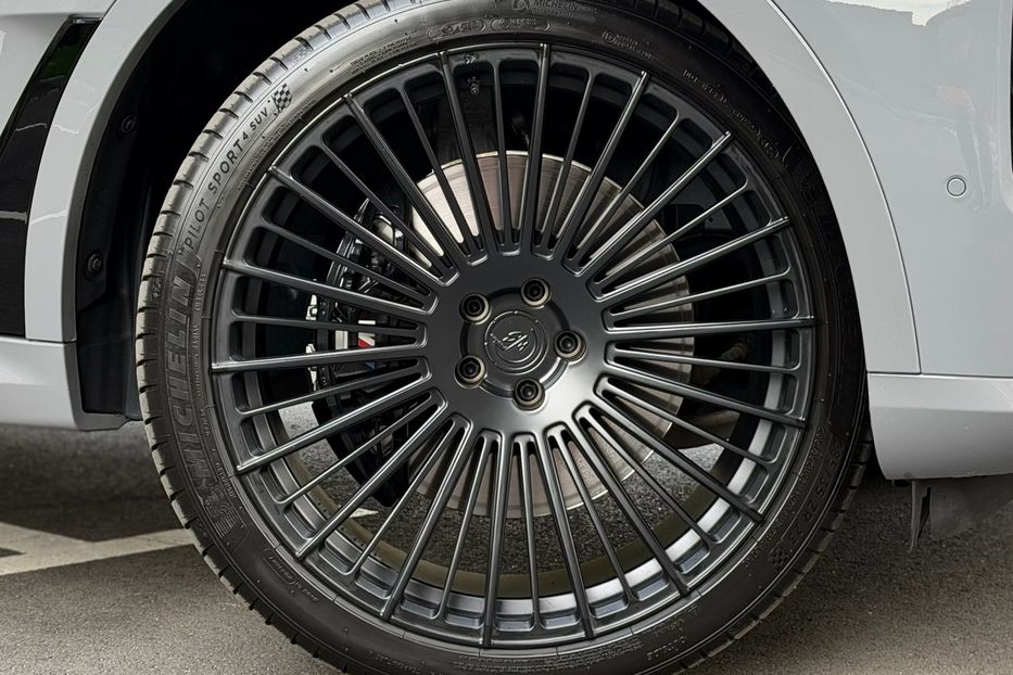 Продам BMW X7 40d 2024 года в Киеве