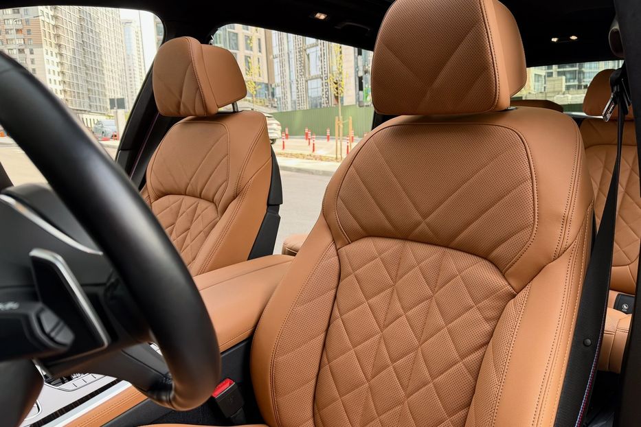 Продам BMW X7 40d 2024 года в Киеве