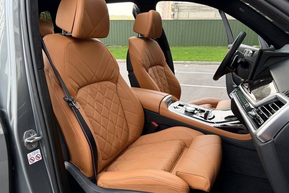 Продам BMW X7 40d 2024 года в Киеве