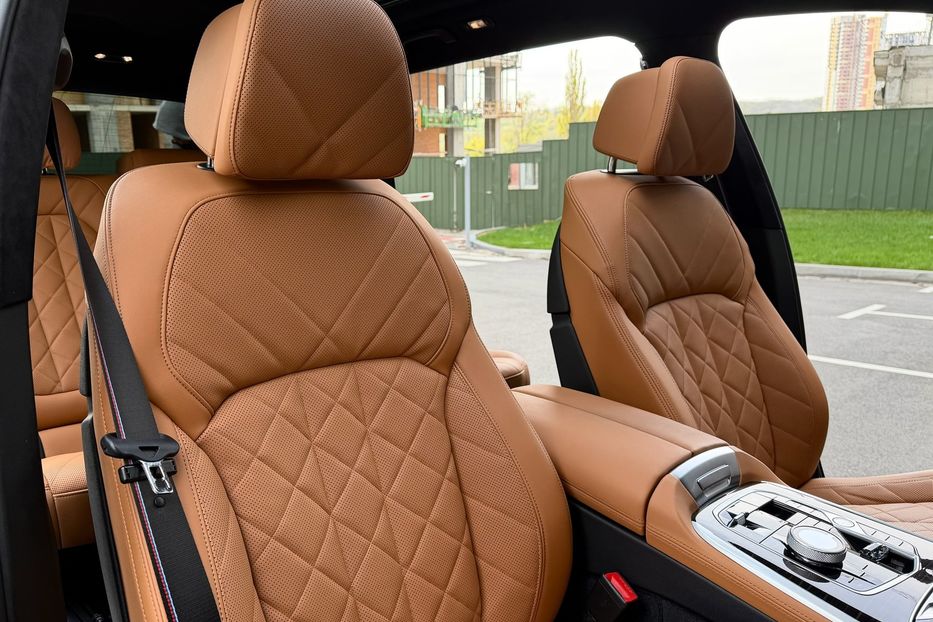 Продам BMW X7 40d 2024 года в Киеве