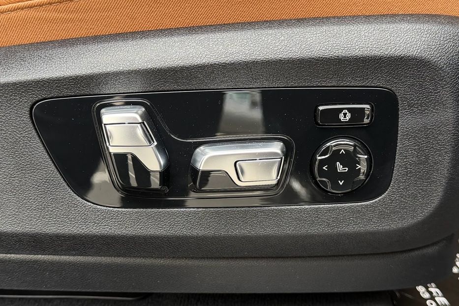Продам BMW X7 40d 2024 года в Киеве