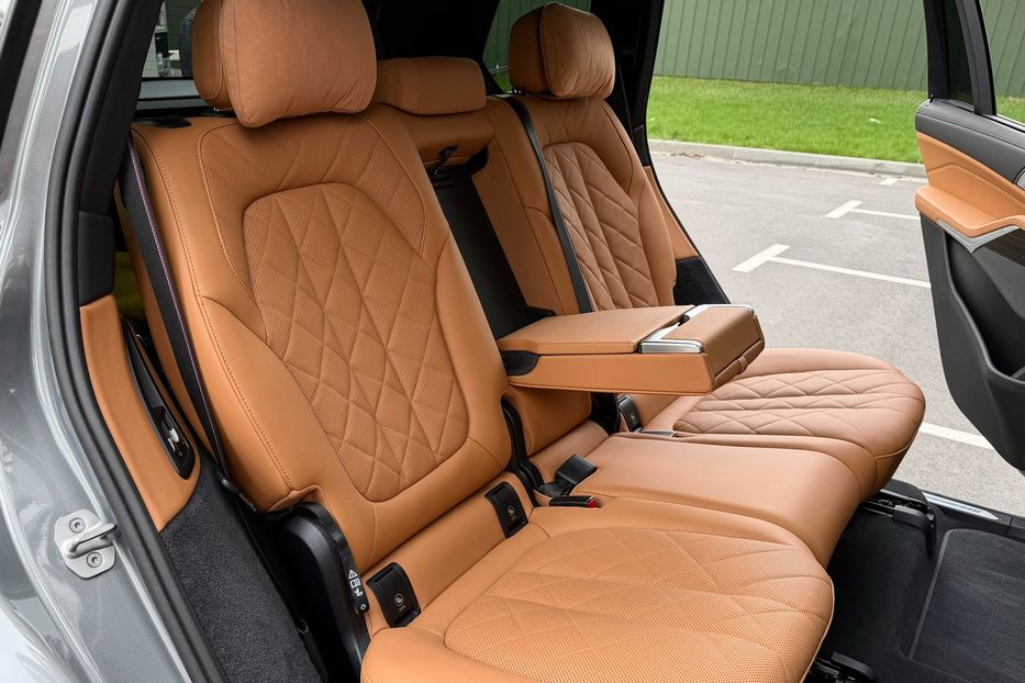 Продам BMW X7 40d 2024 года в Киеве