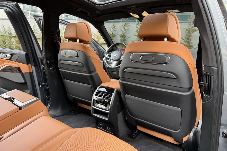 Продам BMW X7 40d 2024 года в Киеве