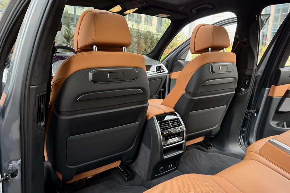 Продам BMW X7 40d 2024 года в Киеве