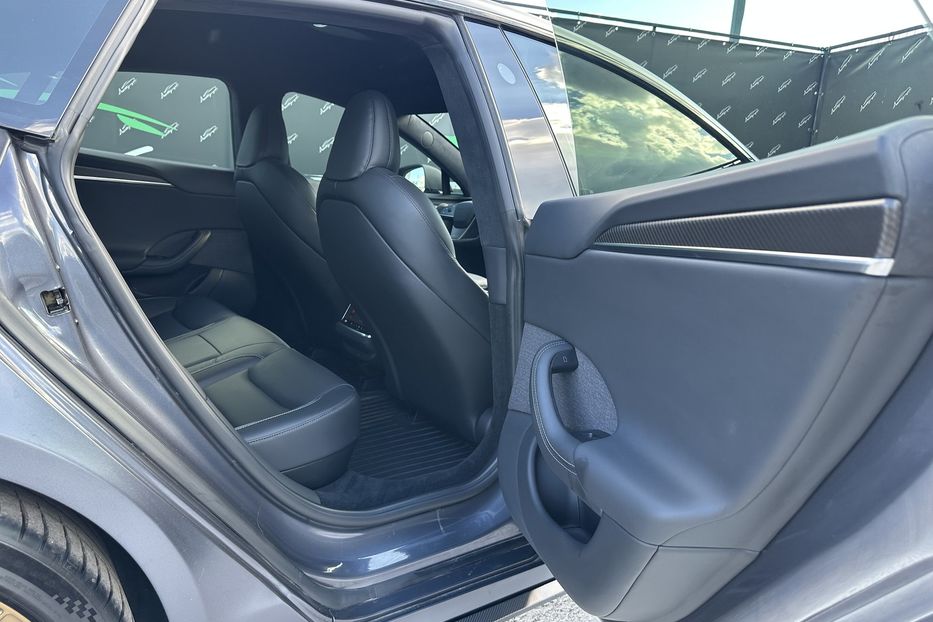 Продам Tesla Model S Plaid 2023 года в Киеве