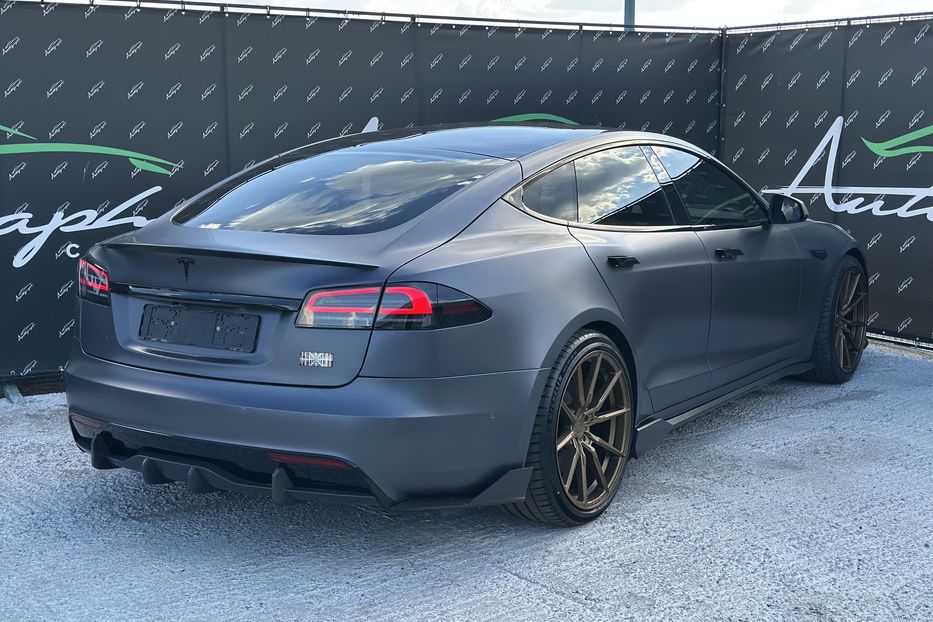 Продам Tesla Model S Plaid 2023 года в Киеве