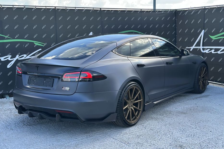 Продам Tesla Model S Plaid 2023 года в Киеве