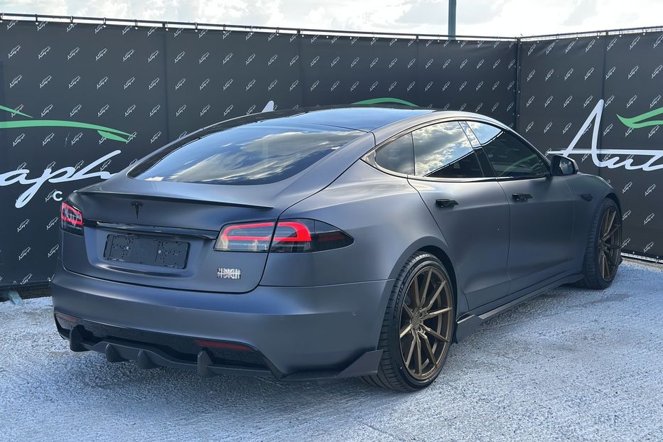 Продам Tesla Model S Plaid 2023 года в Киеве