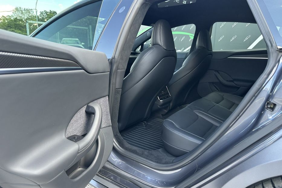 Продам Tesla Model S Plaid 2023 года в Киеве