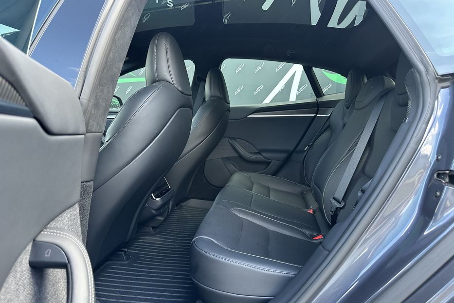 Продам Tesla Model S Plaid 2023 года в Киеве