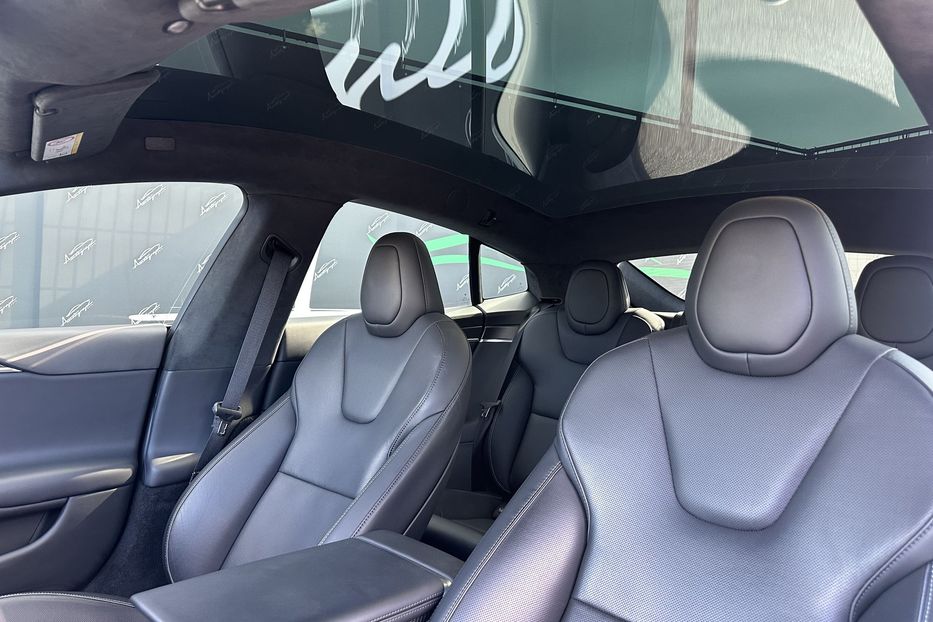 Продам Tesla Model S Plaid 2023 года в Киеве
