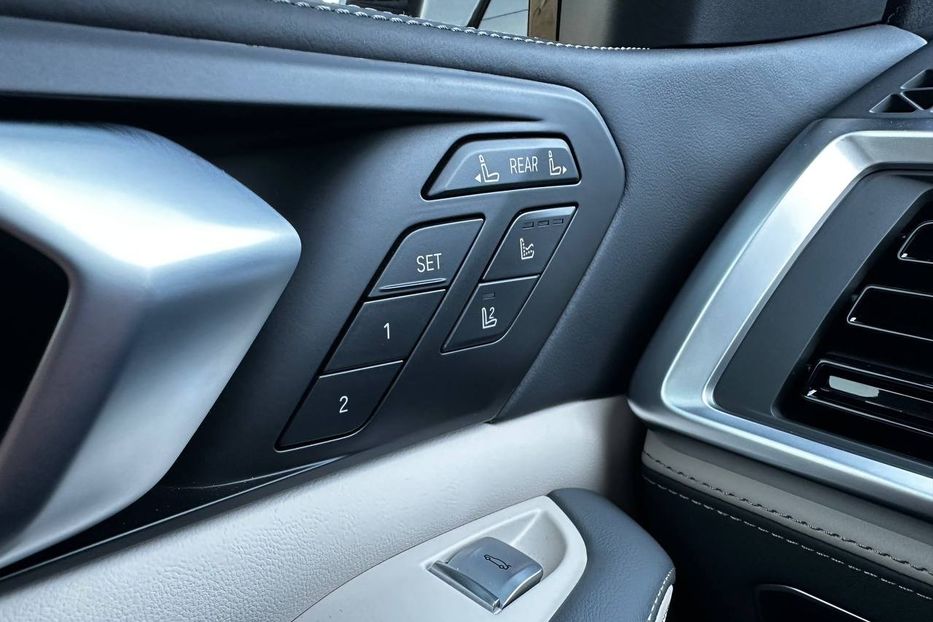 Продам BMW X7 Xdrive40d Individual 2023 года в Киеве