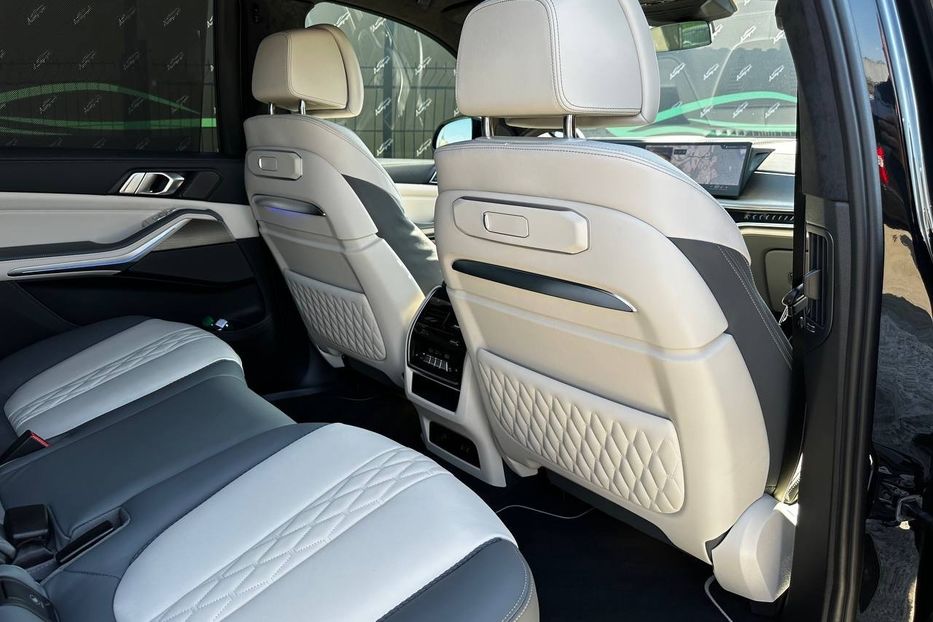 Продам BMW X7 Xdrive40d Individual 2023 года в Киеве