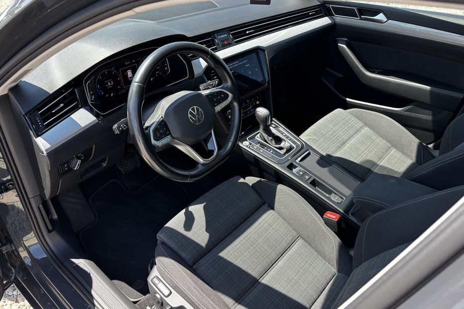 Продам Volkswagen Passat B8 2021 года в Львове