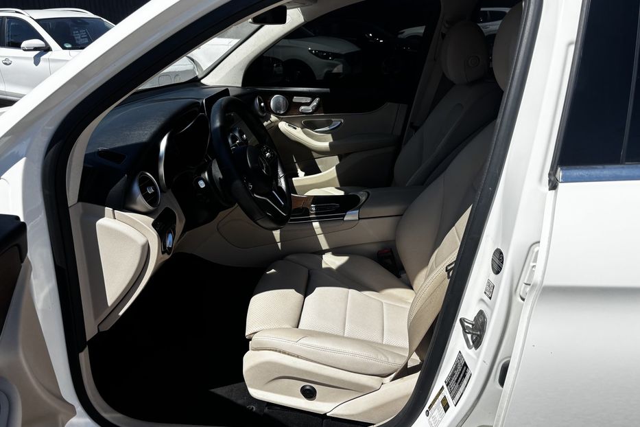 Продам Mercedes-Benz GLC-Class 300 2020 года в Львове