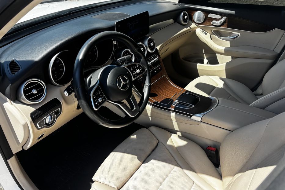Продам Mercedes-Benz GLC-Class 300 2020 года в Львове