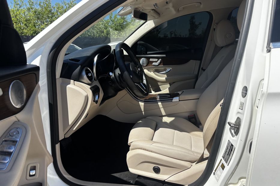 Продам Mercedes-Benz GLC-Class 300 2020 года в Львове
