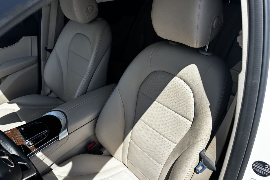 Продам Mercedes-Benz GLC-Class 300 2020 года в Львове