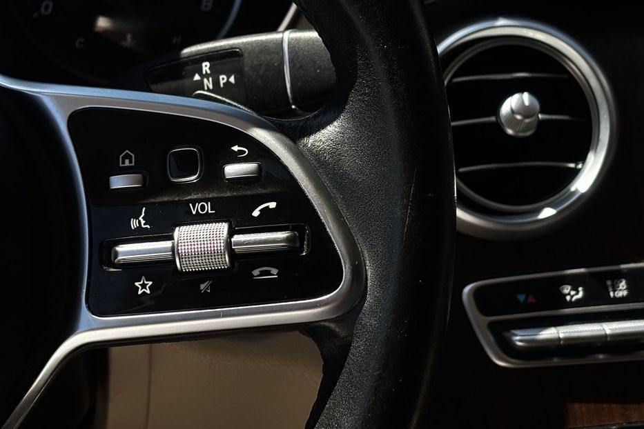 Продам Mercedes-Benz GLC-Class 300 2020 года в Львове